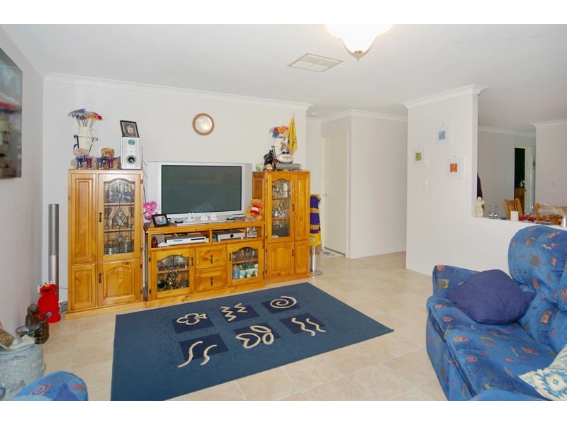 206 Peelwood Parade, Halls Head WA 6210