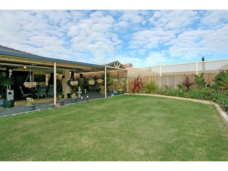 206 Peelwood Parade, Halls Head WA 6210