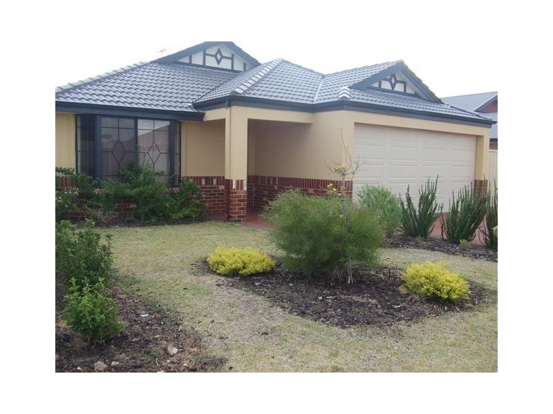 12 Pineknoll Cresent, Meadow Springs WA 6210