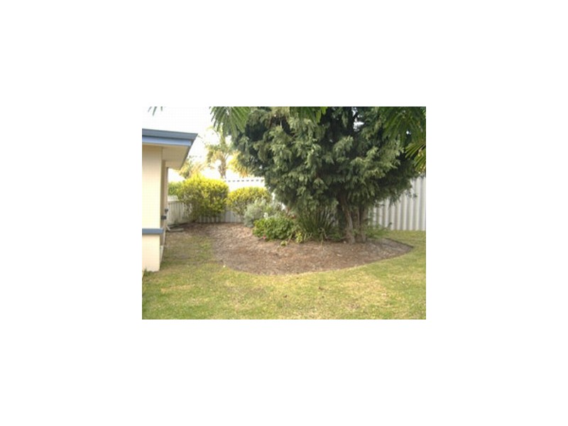 12 Amulla Court, Halls Head WA 6210