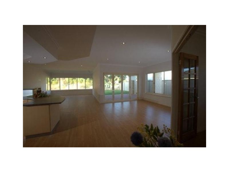 89 Meadow Springs Drive, Meadow Springs WA 6210