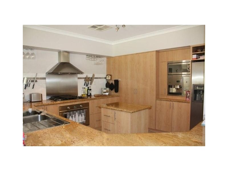 11 Mayfair Mews, Meadow Springs WA 6210