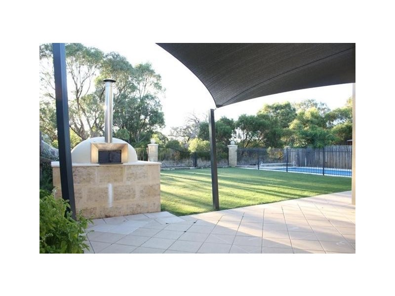 11 Mayfair Mews, Meadow Springs WA 6210