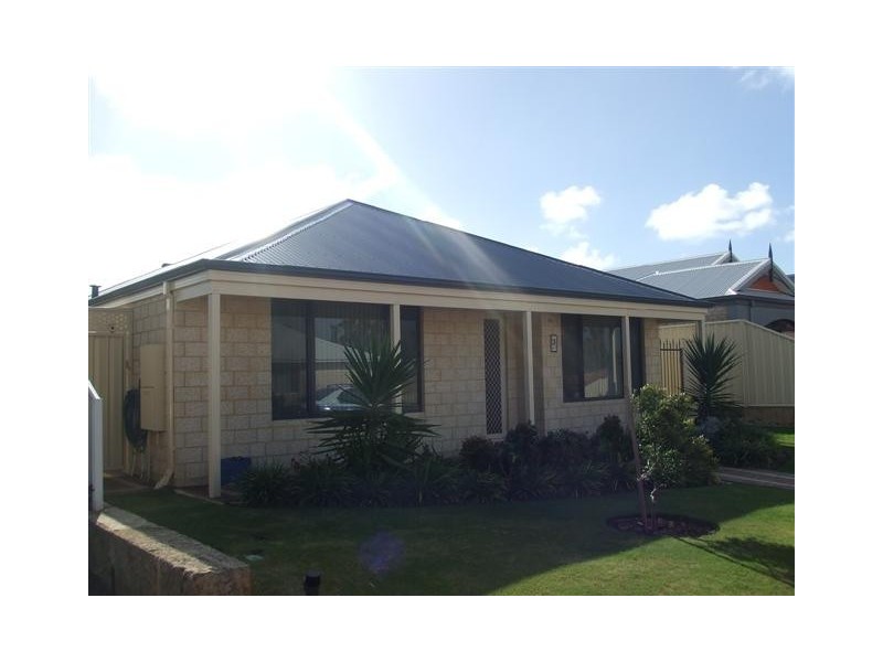 3 Ballard Meander, Lakelands WA 6210