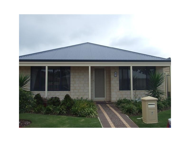 3 Ballard Meander, Lakelands WA 6210