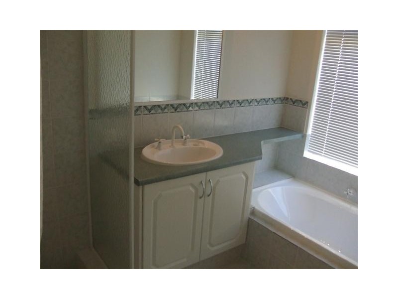 3 Ballard Meander, Lakelands WA 6210