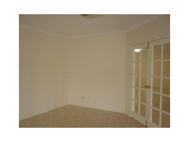 2 Calytrix Way, Halls Head WA 6210