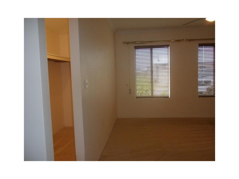 2 Calytrix Way, Halls Head WA 6210