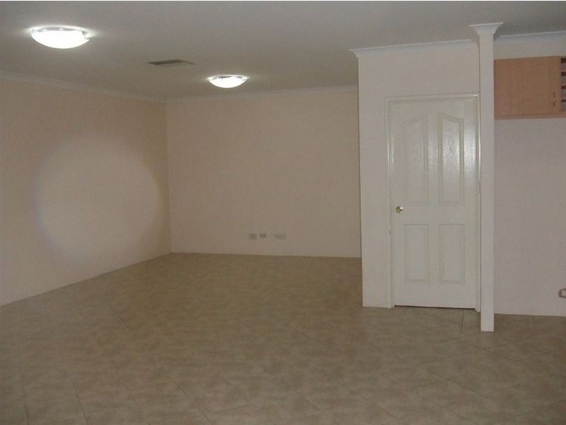 2 Calytrix Way, Halls Head WA 6210