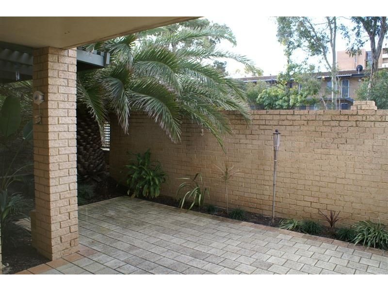 1/131 Berwick Street, Victoria Park WA 6100