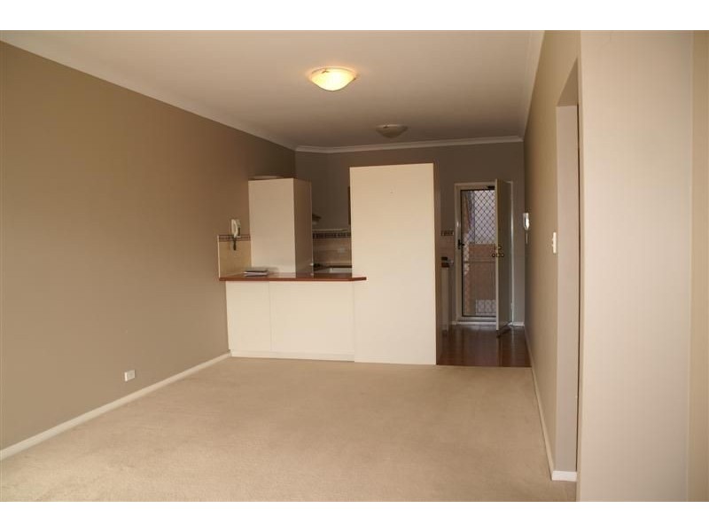 6/8 King George Street, Victoria Park WA 6100