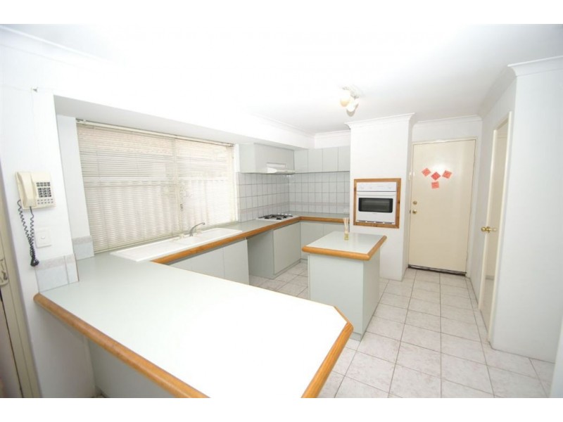 7 Woodrow Court, Queens Park WA 6107