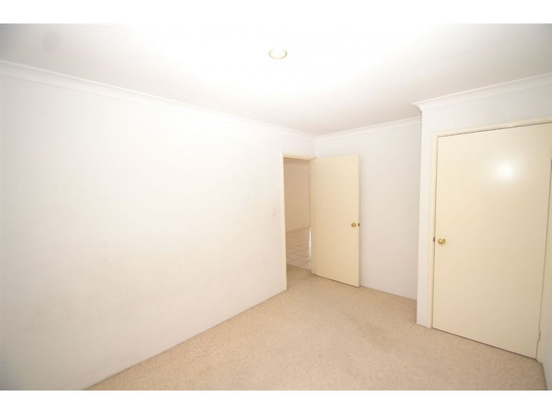 7 Woodrow Court, Queens Park WA 6107