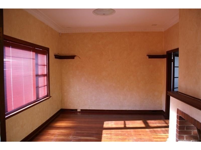 22 Boundary Road, St James WA 6102