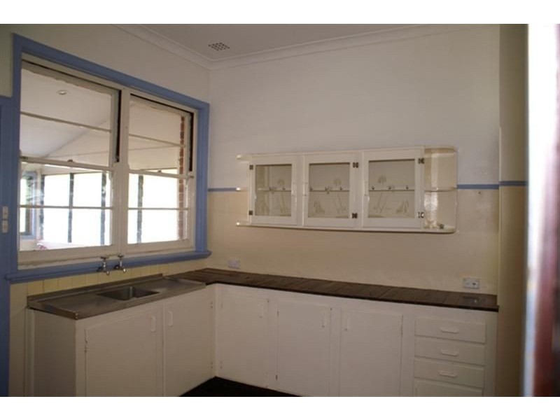 22 Boundary Road, St James WA 6102