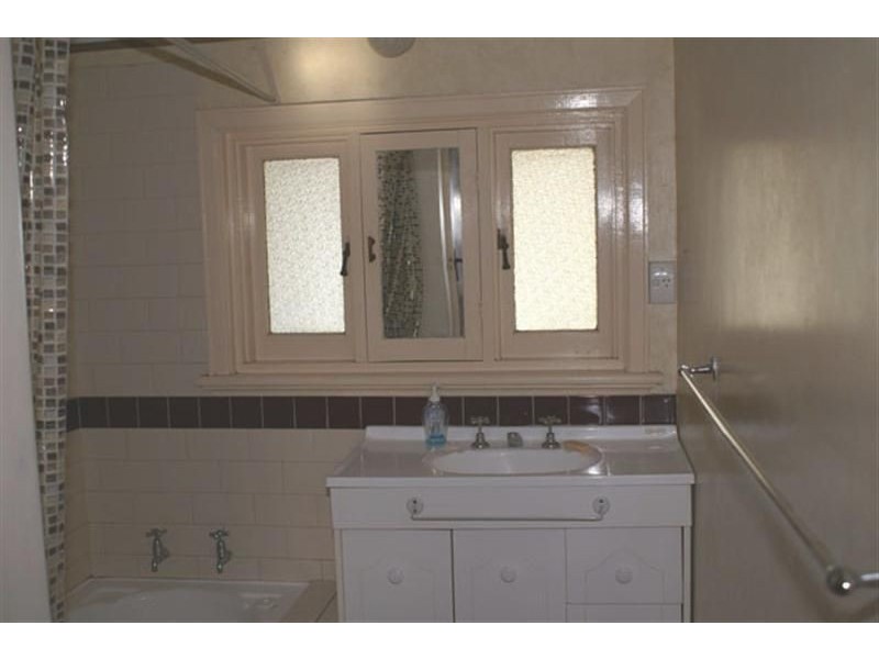 22 Boundary Road, St James WA 6102