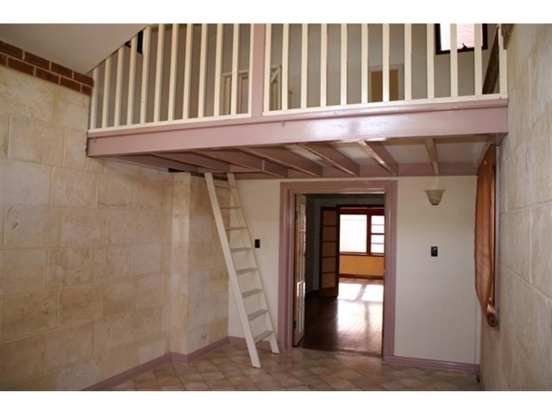 22 Boundary Road, St James WA 6102