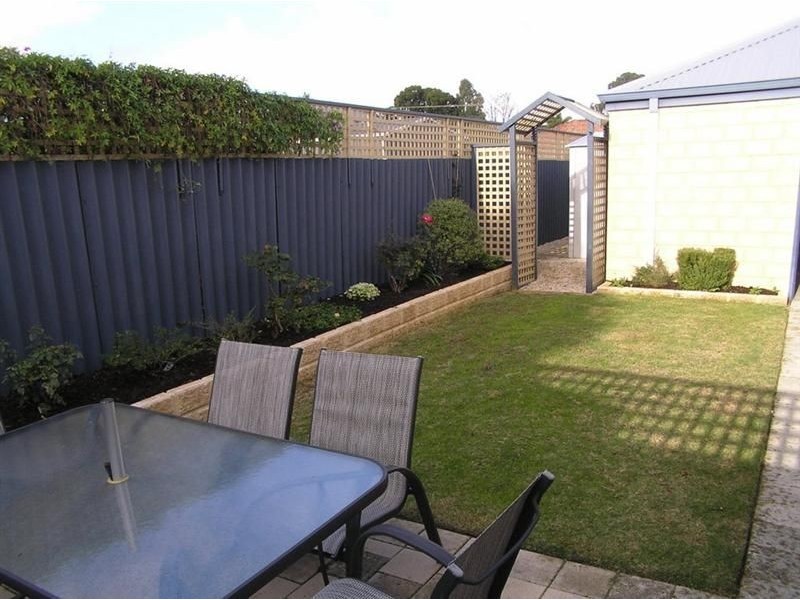 A/16 Gladstone Street, St James WA 6102