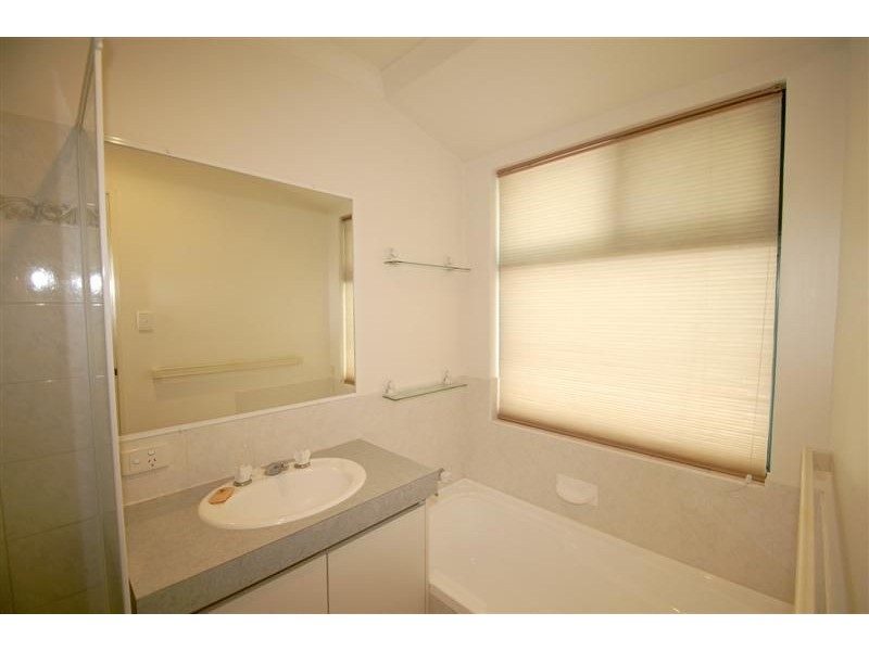 3/15 Duke St, Bentley WA 6102