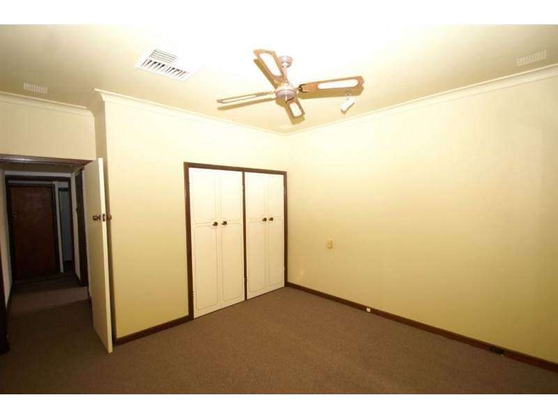 294 Keymer Street, Cloverdale WA 6105