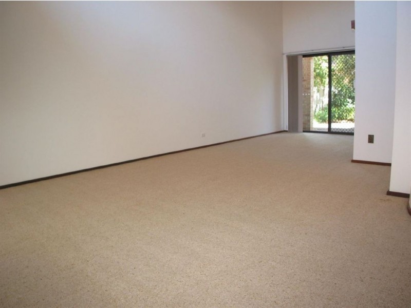 3/135 Labouchere Rd, Como WA 6152