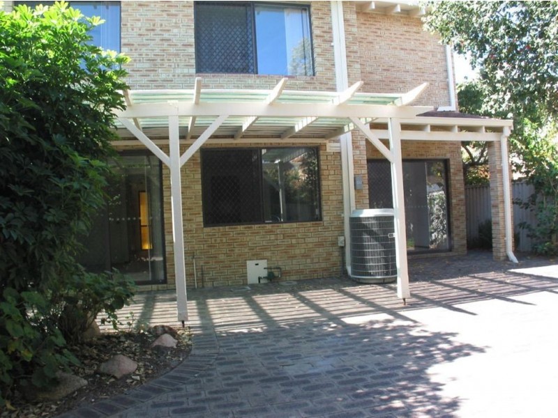 3/135 Labouchere Rd, Como WA 6152