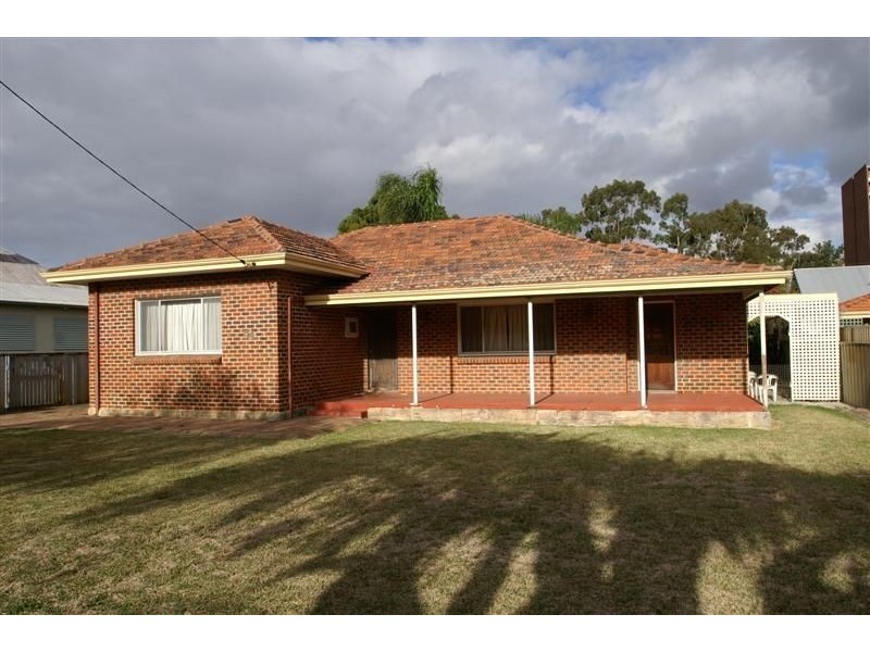 94 Mackie, Victoria Park WA 6100