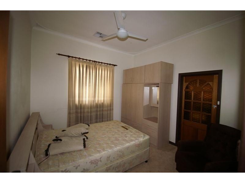 94 Mackie, Victoria Park WA 6100