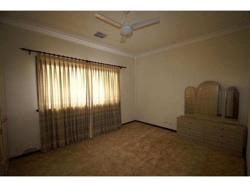 94 Mackie, Victoria Park WA 6100