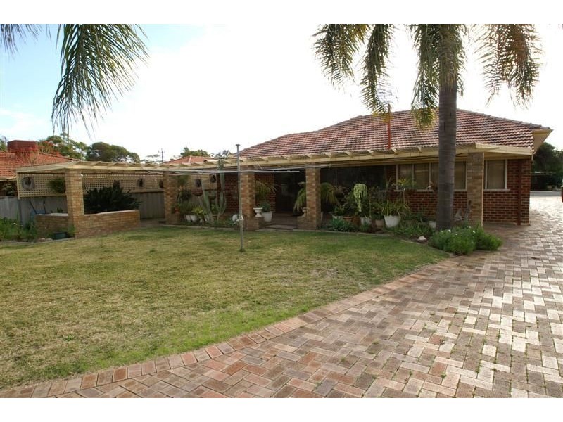 94 Mackie, Victoria Park WA 6100