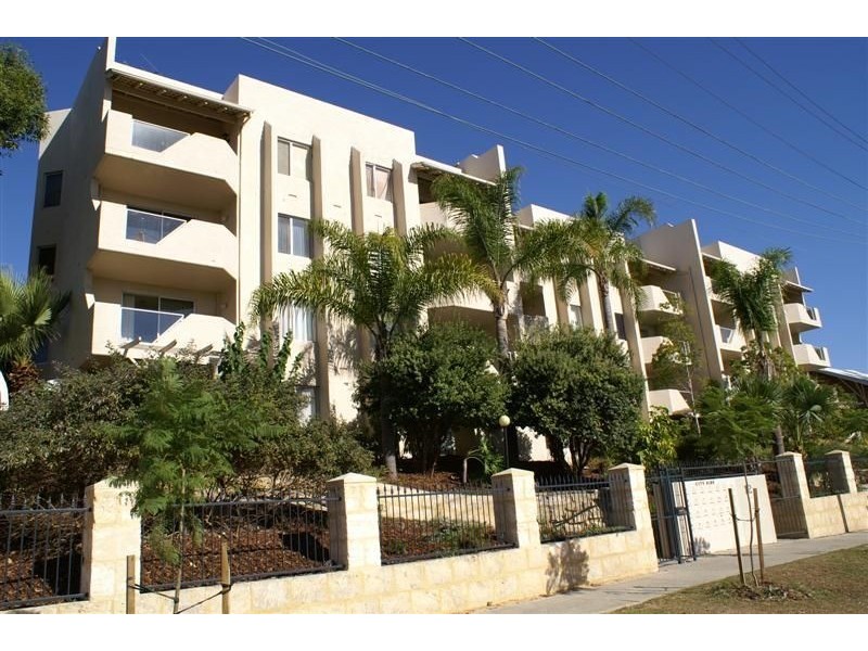 2/12 McMaster Street, Victoria Park WA 6100