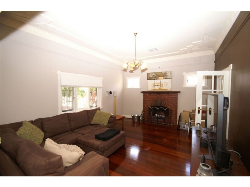 69 Raleigh Street, Carlisle WA 6101