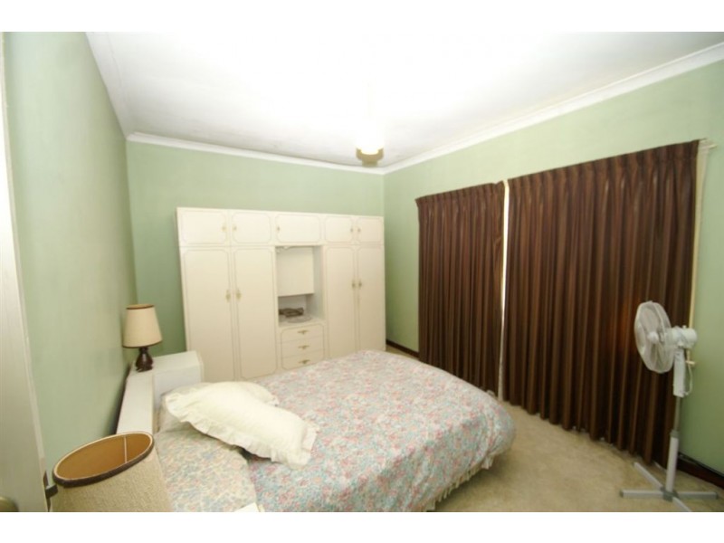 10 Page Avenue, Bentley WA 6102