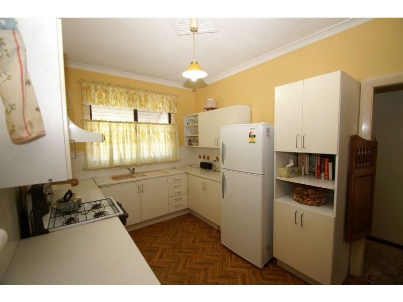 10 Page Avenue, Bentley WA 6102