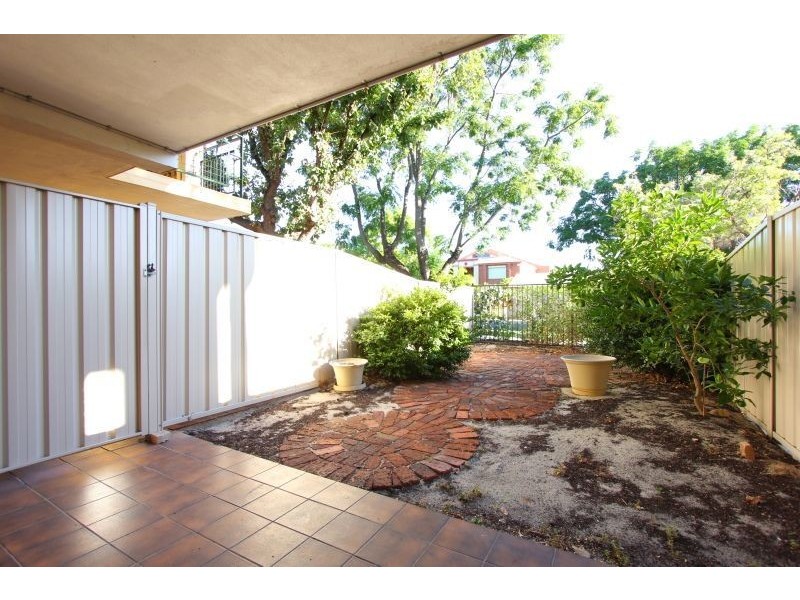 3/12 River View Street, South Perth WA 6151
