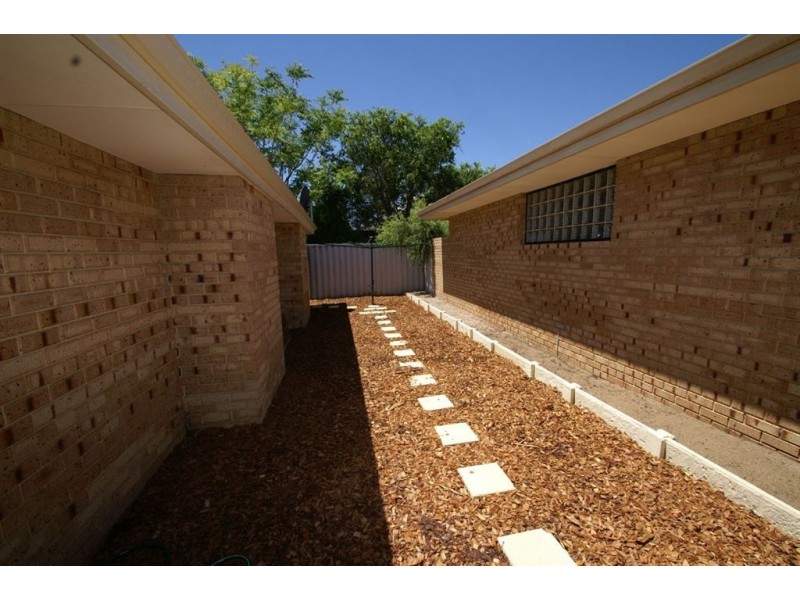 2/16 Jupiter Street, Carlisle WA 6101