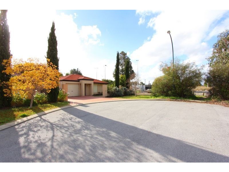 9 Henderson Avenue, Redcliffe WA 6104