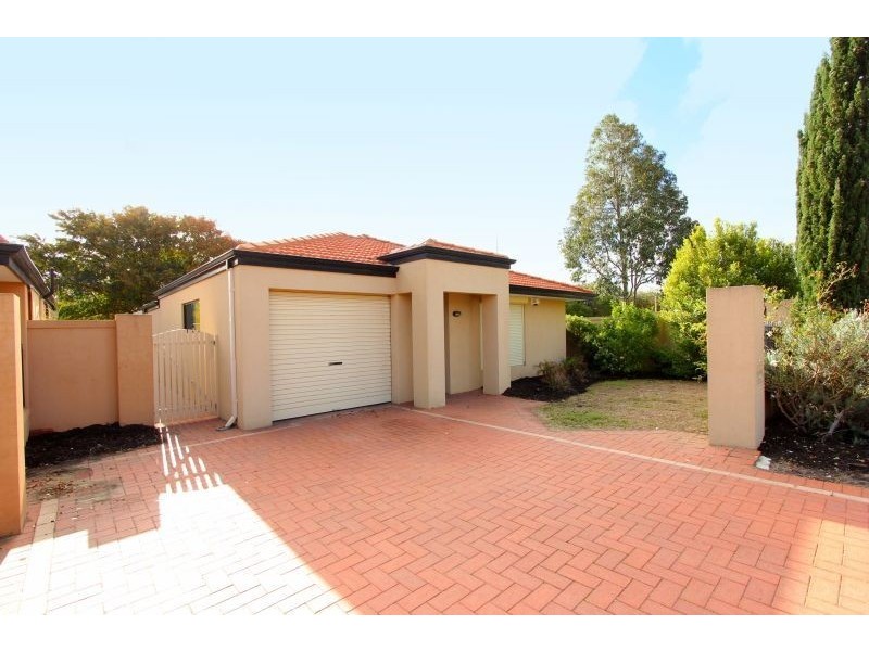 9 Henderson Avenue, Redcliffe WA 6104