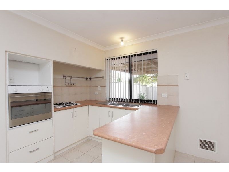 9 Henderson Avenue, Redcliffe WA 6104