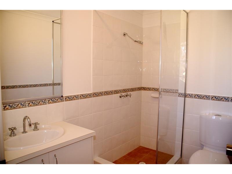 2/41 Bishopsgate St, Lathlain WA 6100