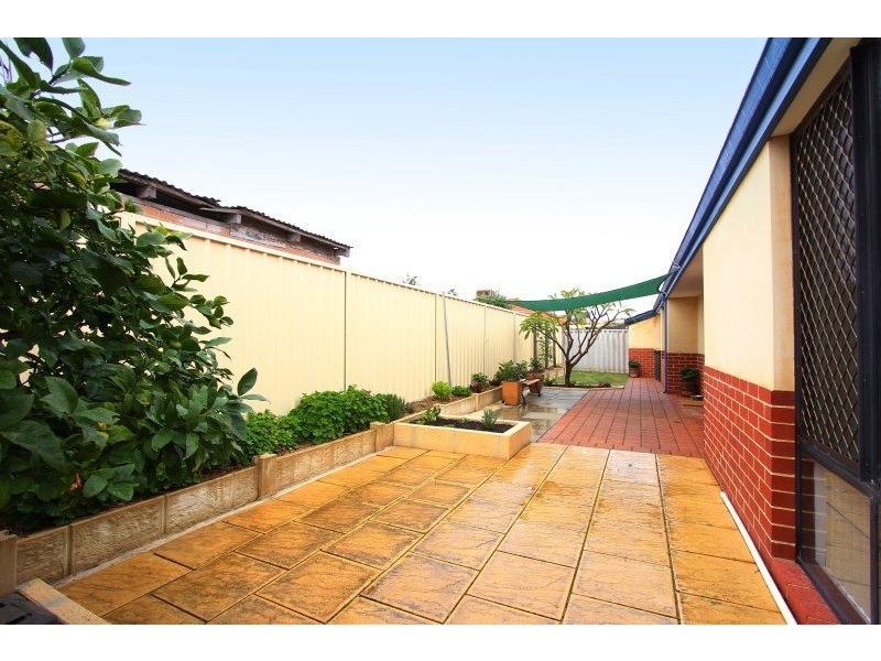 3/16 Wyndham Street, St James WA 6102