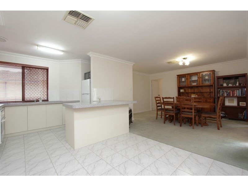 3/16 Wyndham Street, St James WA 6102