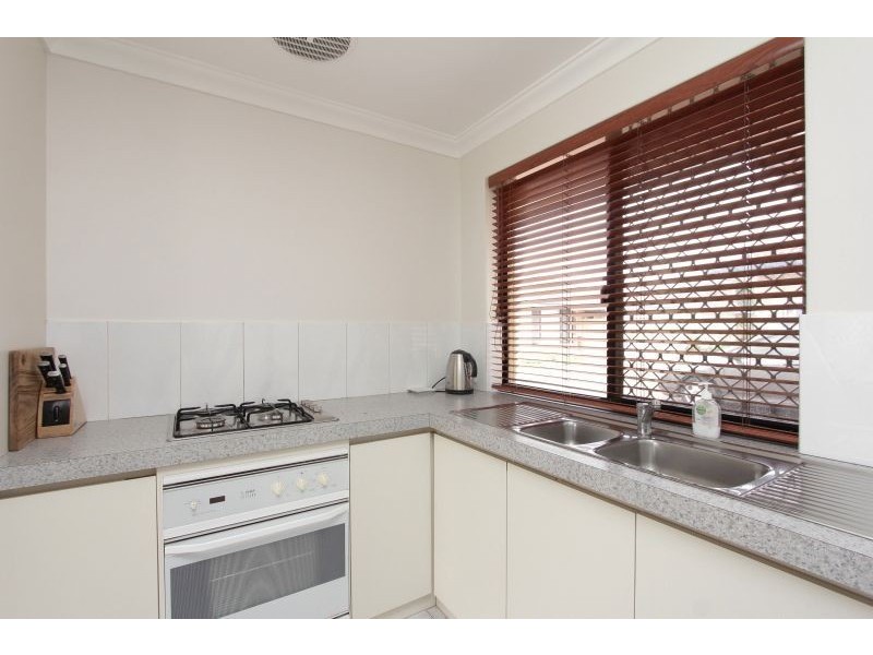 3/16 Wyndham Street, St James WA 6102