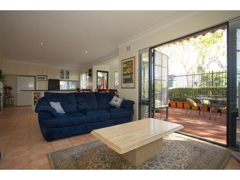 7b Forster Ave, Lathlain WA 6100