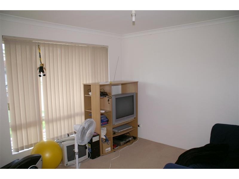 84 Upton St, St James WA 6102