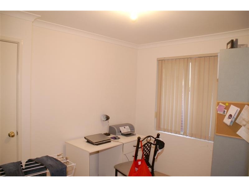 84 Upton St, St James WA 6102