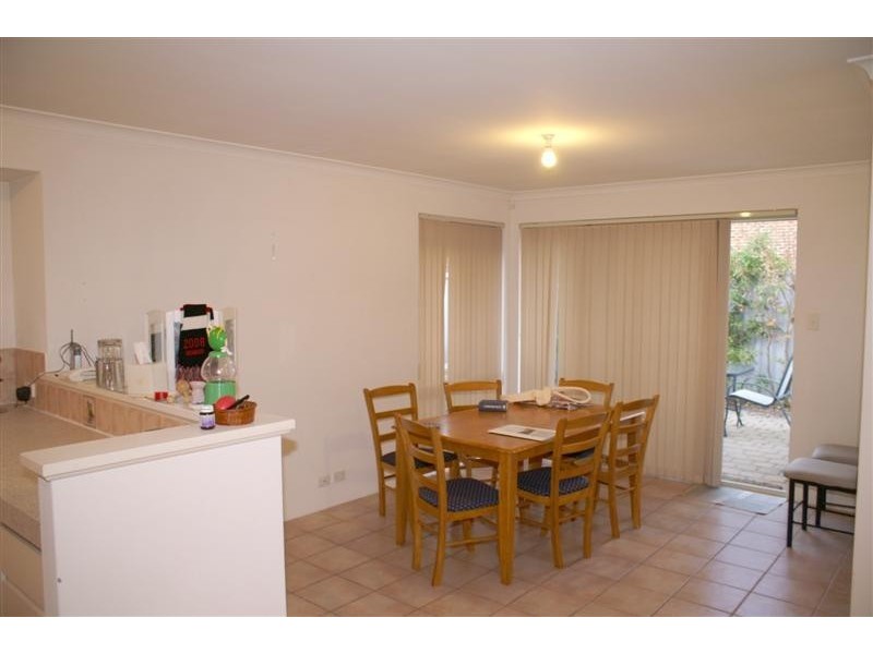 84 Upton St, St James WA 6102