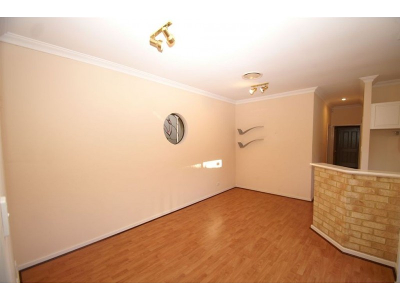 2/43 Pitt Street, St James WA 6102