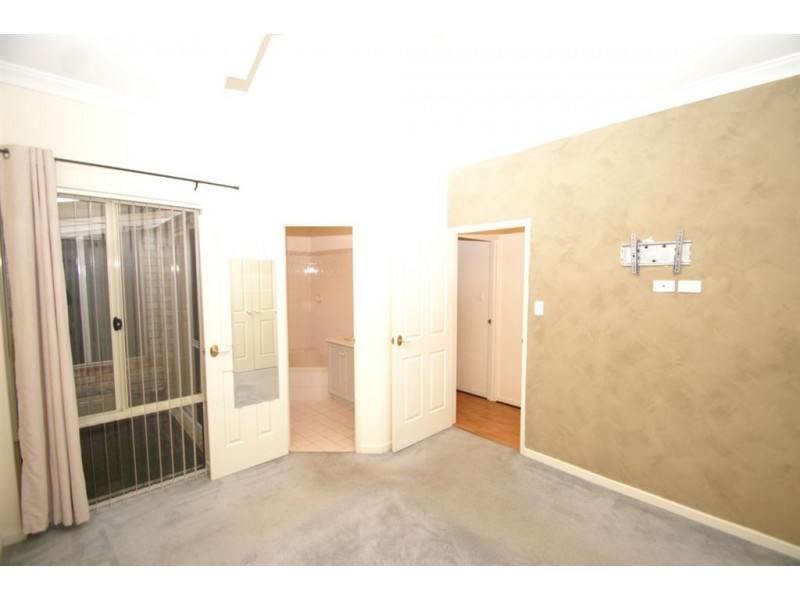 2/43 Pitt Street, St James WA 6102