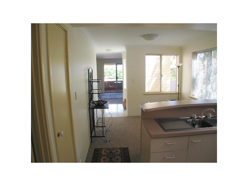 1/27 King George Street, Victoria Park WA 6100